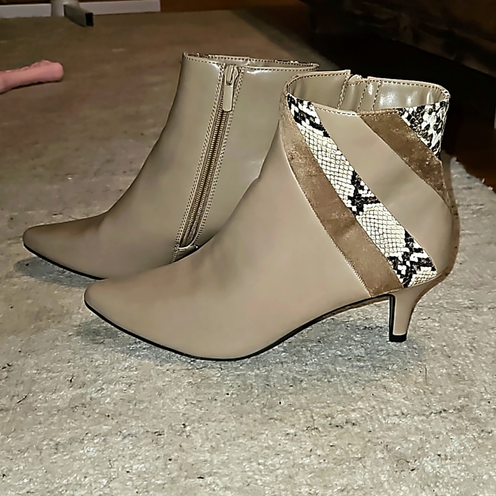 Light taupe dress booties